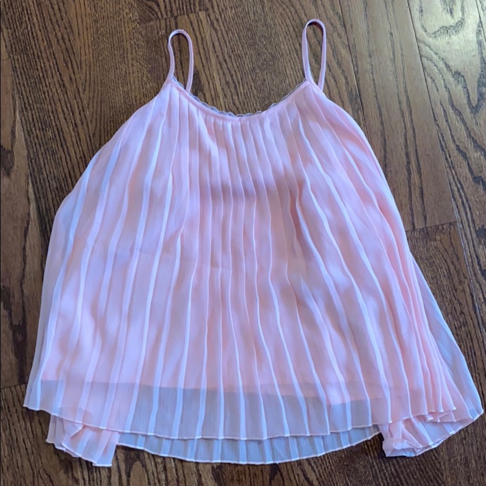Light pink tank top!